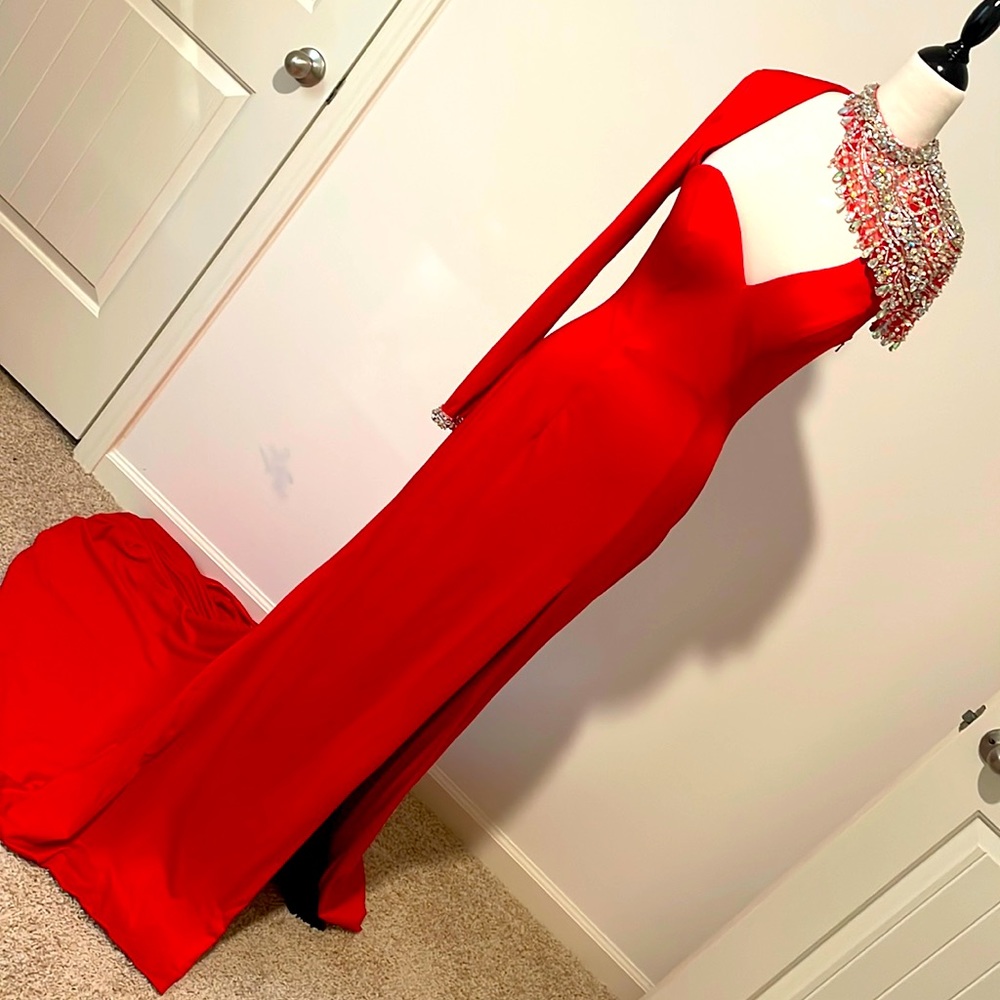 Jaw dropping red gown!